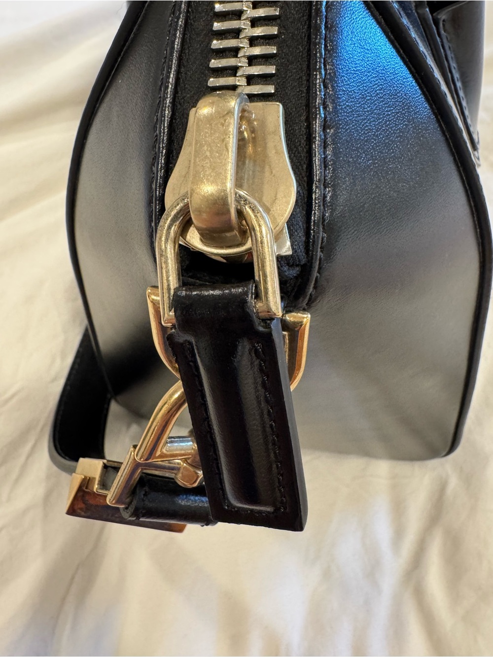 Givenchy Antigona Small Black Leather Satchel with Gold Hardware - Picture 5 of 9
